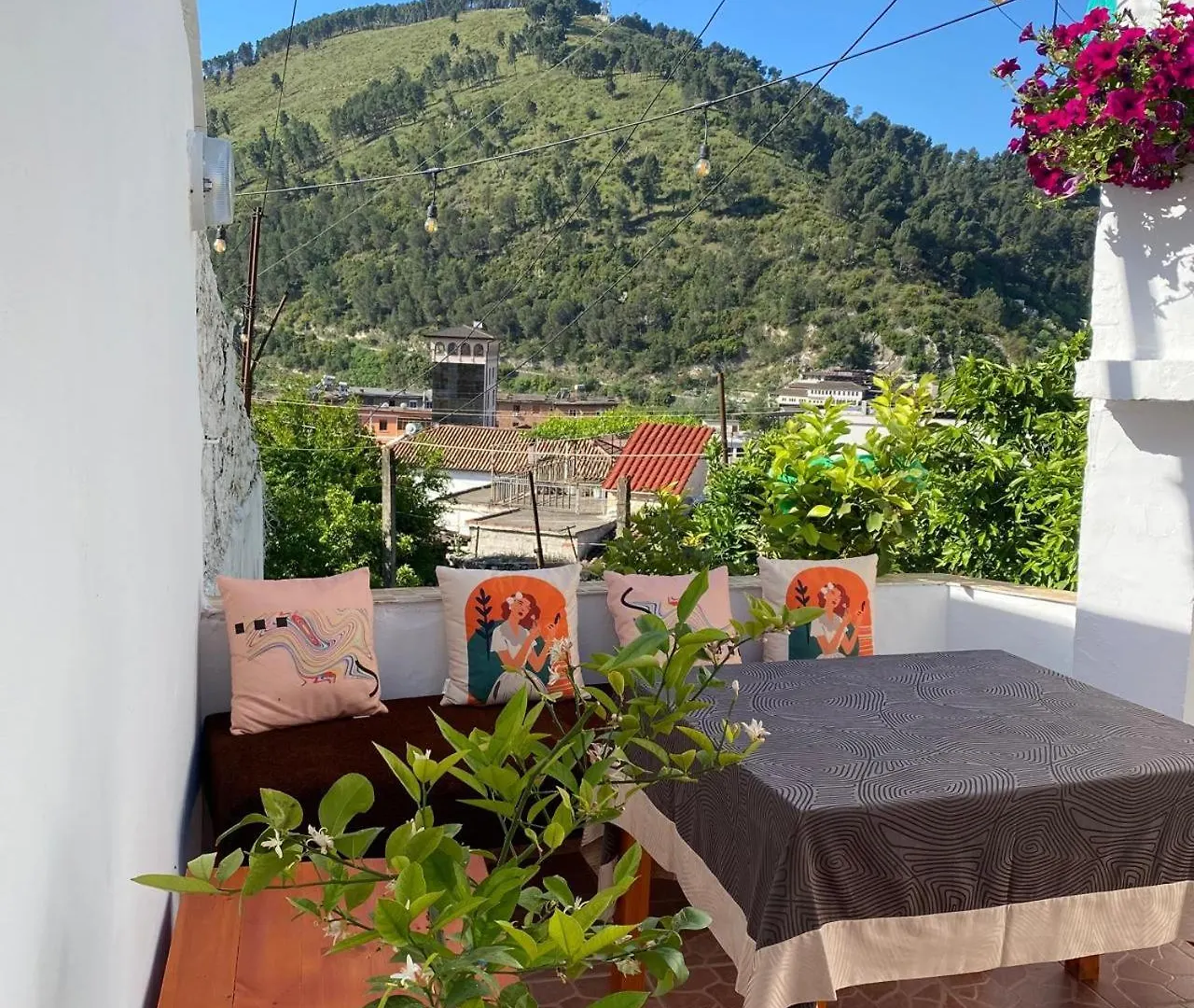 Ziu Guest House Berat Hostel