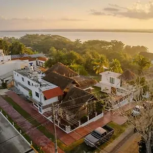 Miriam , Bacalar Mexico